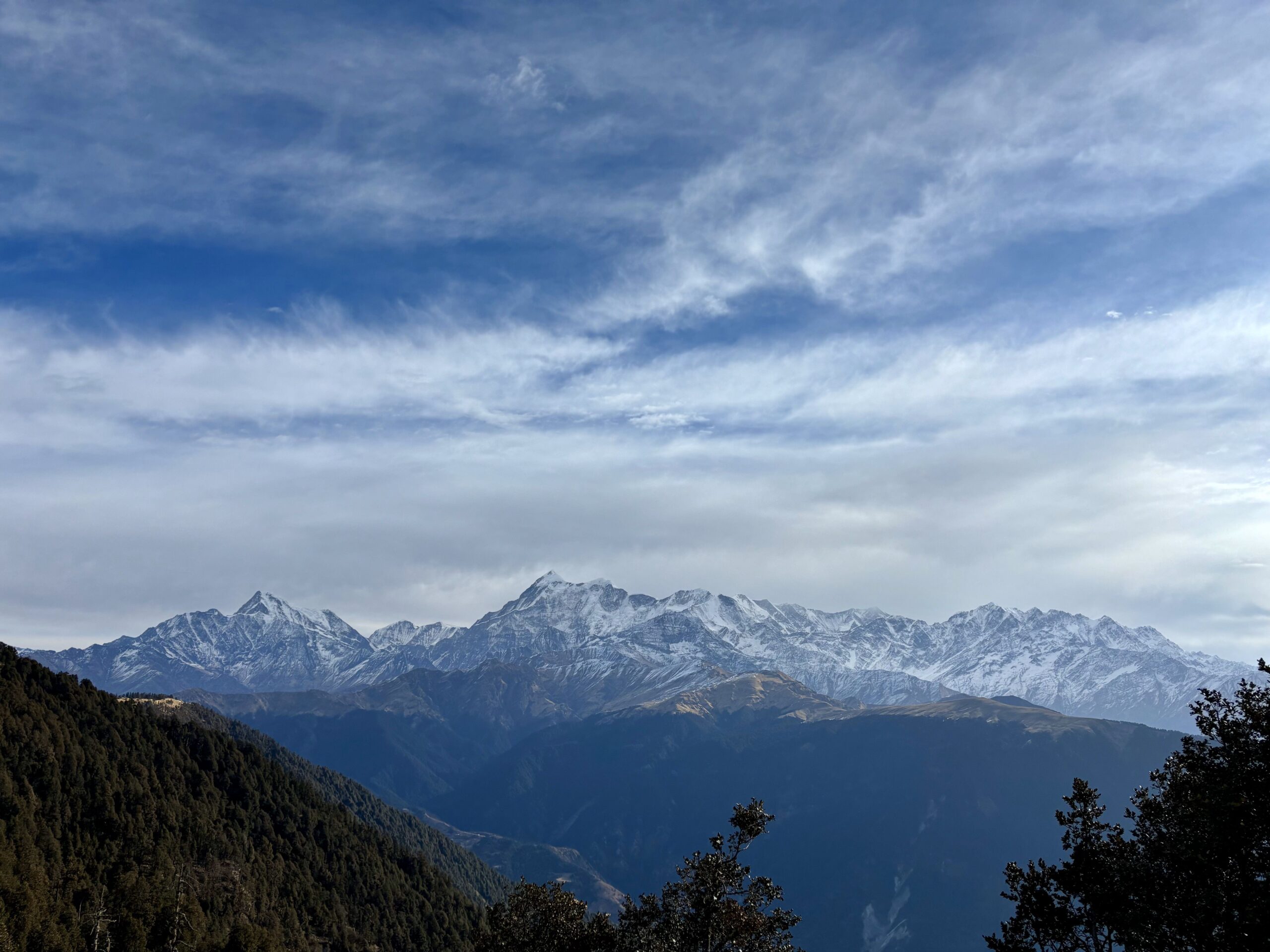 Snow-capped Himalayan peaks near the Kedartal route